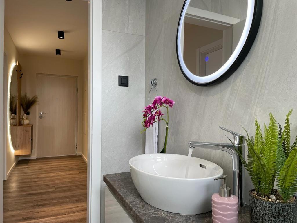 Apartment Linda With Panoramic Sea View ماكارسكا المظهر الخارجي الصورة