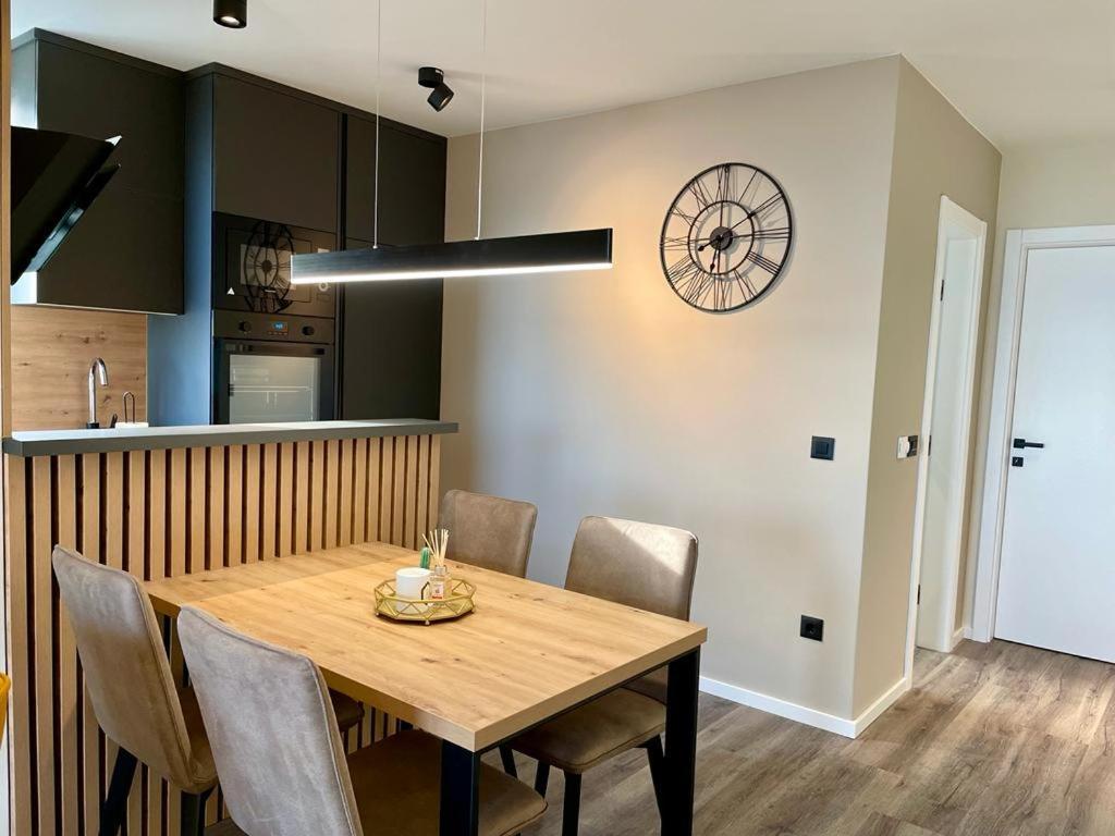 Apartment Linda With Panoramic Sea View ماكارسكا المظهر الخارجي الصورة