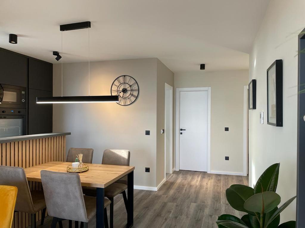 Apartment Linda With Panoramic Sea View ماكارسكا المظهر الخارجي الصورة